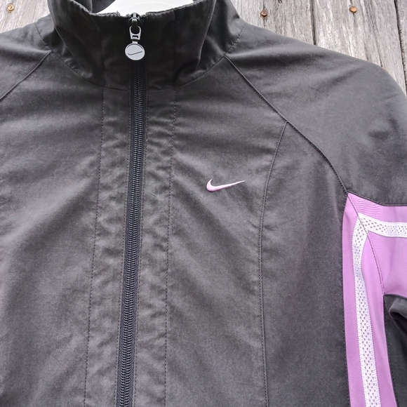 NIKE Jacket Womens Size Medium Gray Lavender Purple Stripe Fitted Zip Up - Picture 4 of 9